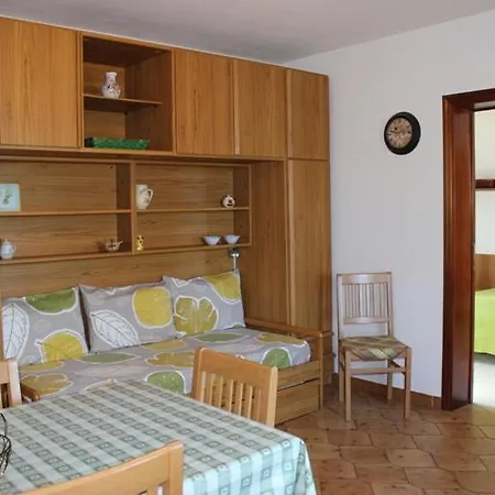 Zuccale - A 200 Mt Dalla