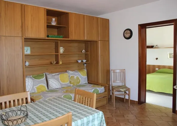 Zuccale - A 200 Mt Dalla