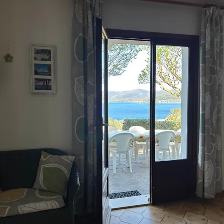 Zuccale - A 200 Mt Dalla Capoliveri